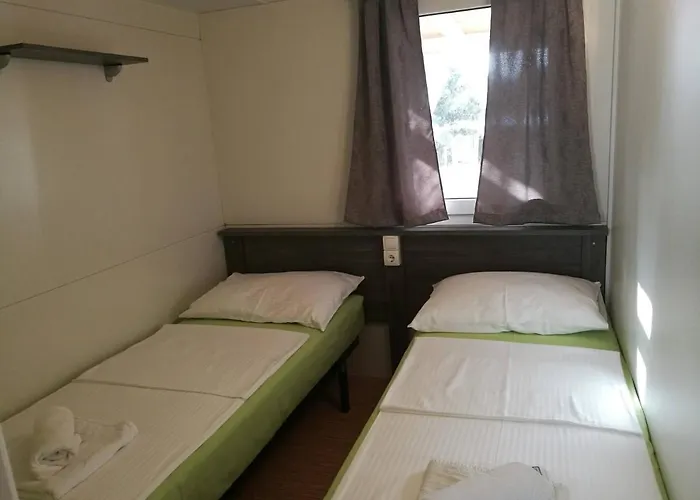 אתר קמפינג Mobile Homes Marita