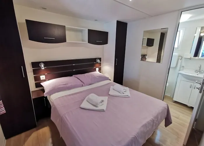 אתר קמפינג Mobile Homes Marita Šimuni