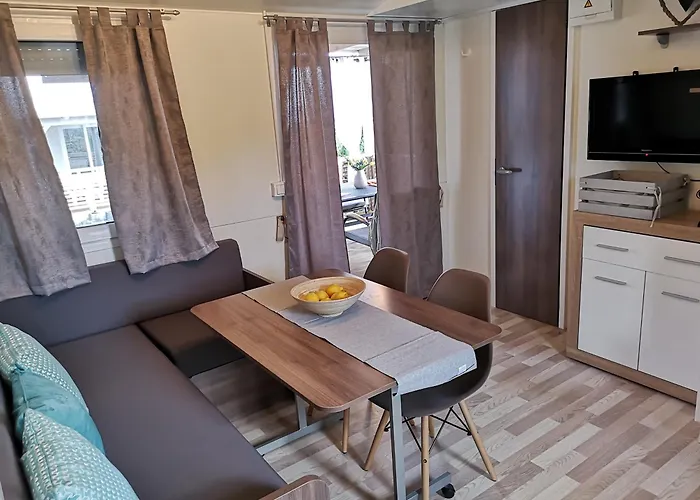 Mobile Homes Marita אתר קמפינג Šimuni